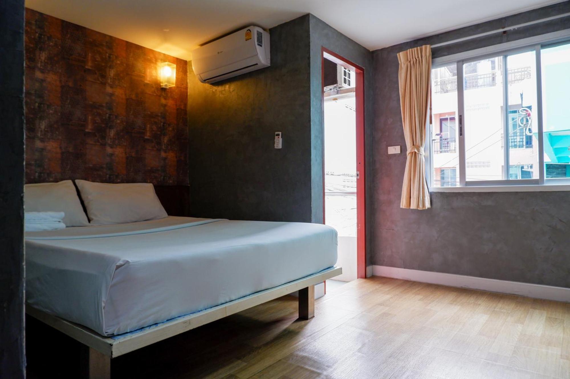 18 Coins Budget Hotel Pattaya Exterior photo